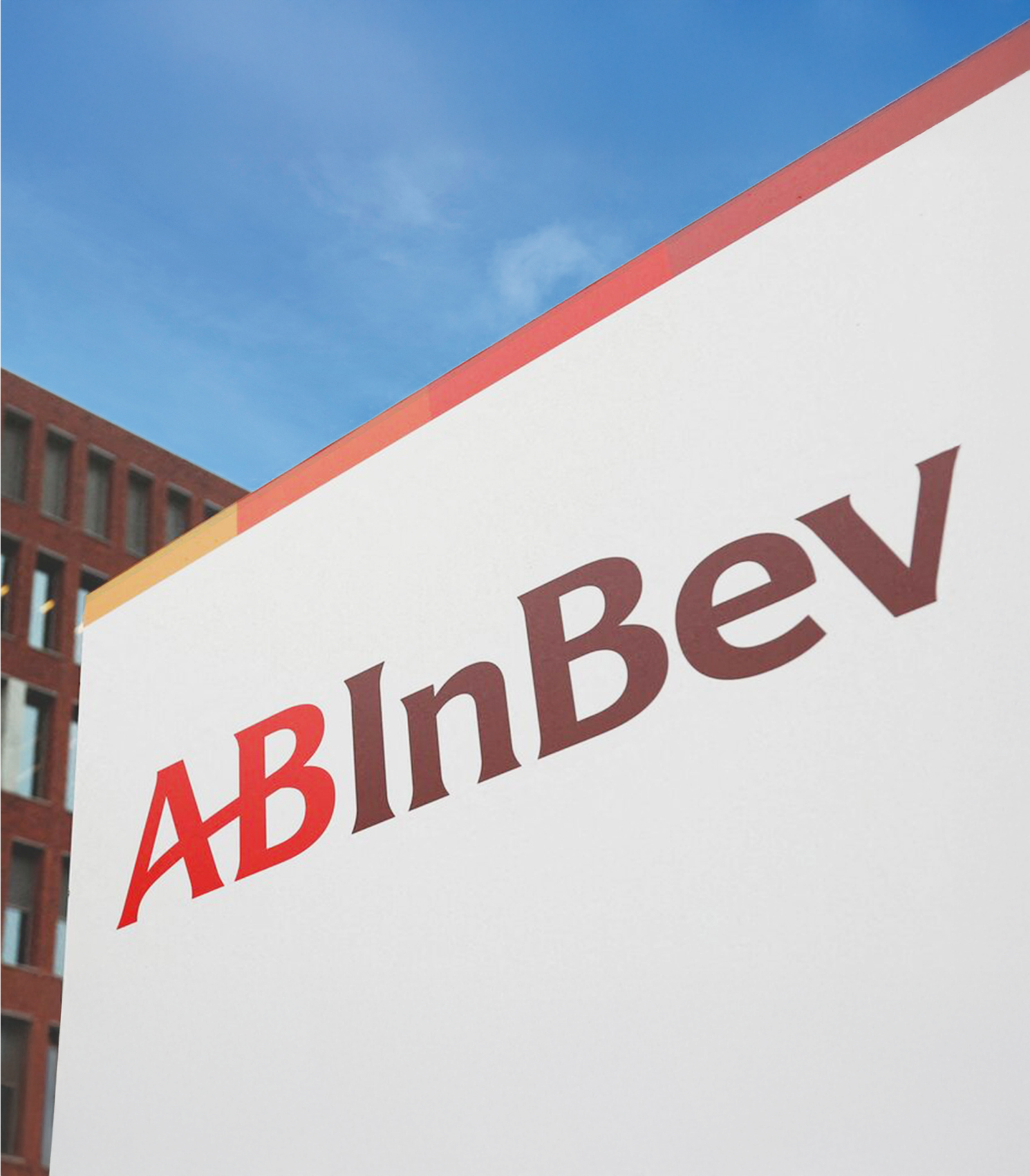 建筑物​上​的​AB​ InBe​v商​标